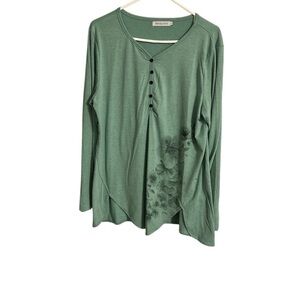 Misslook green long sleeve top 2x but fits more like 1x